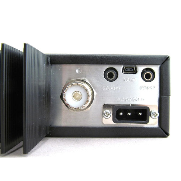 Baksiden av Alinco DX10